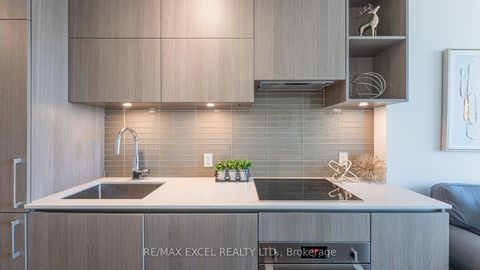Photo 12 at 3909 - 1 Yorkville Avenue, Annex, Toronto