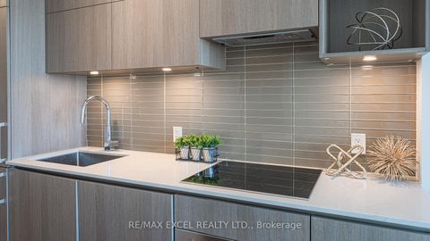 Photo 13 at 3909 - 1 Yorkville Avenue, Annex, Toronto