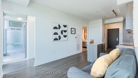 Photo 16 at 3909 - 1 Yorkville Avenue, Annex, Toronto