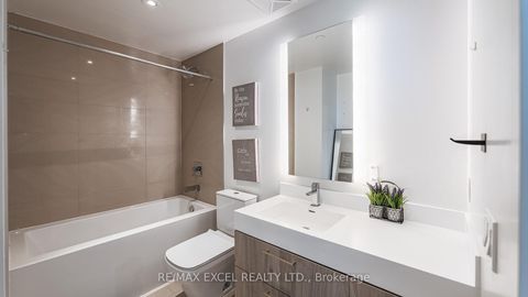 Photo 18 at 3909 - 1 Yorkville Avenue, Annex, Toronto