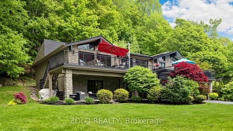 Photo 2 at 41 Meadowcliffe Drive, Cliffcrest, Toronto