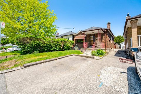 Photo 1 at 63 Chamberlain Avenue, Belgravia, Toronto