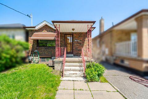 Photo 3 at 63 Chamberlain Avenue, Belgravia, Toronto