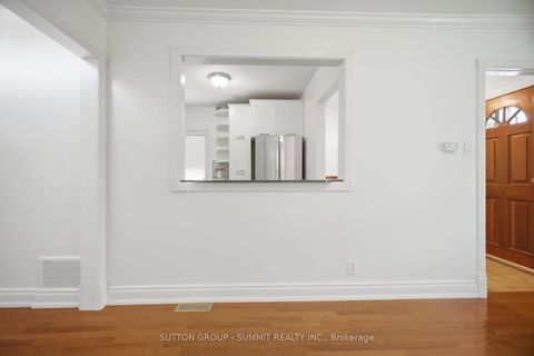 Photo 12 at 63 Chamberlain Avenue, Belgravia, Toronto