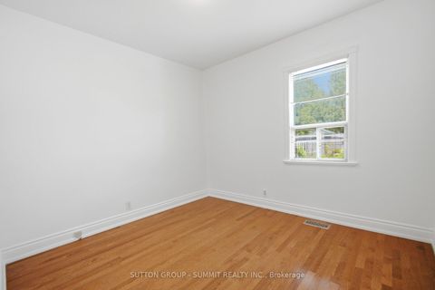 Photo 23 at 63 Chamberlain Avenue, Belgravia, Toronto