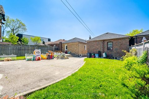 Photo 44 at 63 Chamberlain Avenue, Belgravia, Toronto