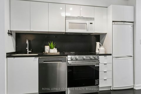 Photo 27 at 227 - 10 Capreol Court, Waterfront Communities C1, Toronto