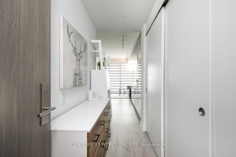 Photo 1 at 2009 - 161 Roehampton Avenue, Mount Pleasant West, Toronto