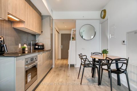 Photo 4 at 2009 - 161 Roehampton Avenue, Mount Pleasant West, Toronto