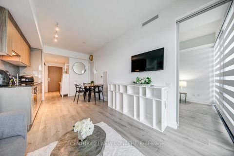 Photo 14 at 2009 - 161 Roehampton Avenue, Mount Pleasant West, Toronto