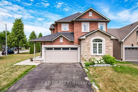 Photo 2 at 2 Carlson Place, Bowmanville, Clarington