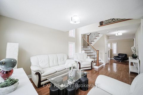Photo 4 at 2 Carlson Place, Bowmanville, Clarington