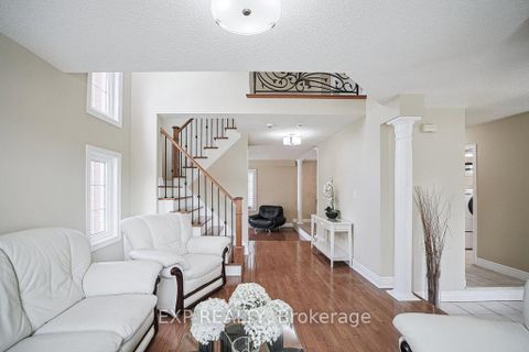 Photo 6 at 2 Carlson Place, Bowmanville, Clarington