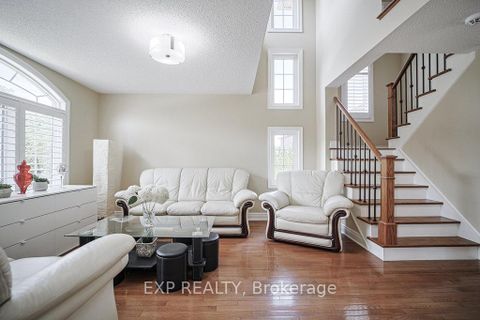 Photo 7 at 2 Carlson Place, Bowmanville, Clarington