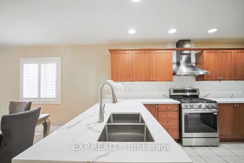Photo 11 at 2 Carlson Place, Bowmanville, Clarington