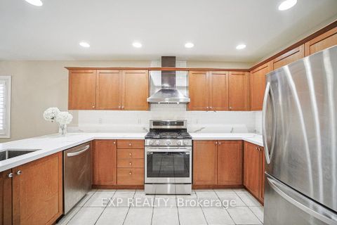 Photo 13 at 2 Carlson Place, Bowmanville, Clarington
