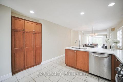 Photo 14 at 2 Carlson Place, Bowmanville, Clarington
