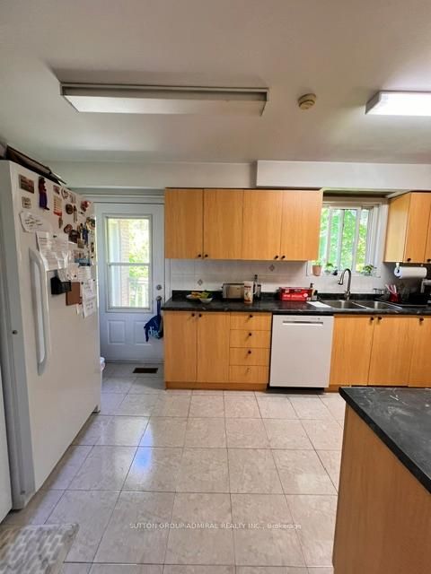 Photo 5 at 73 Hove Street, Bathurst Manor, Toronto