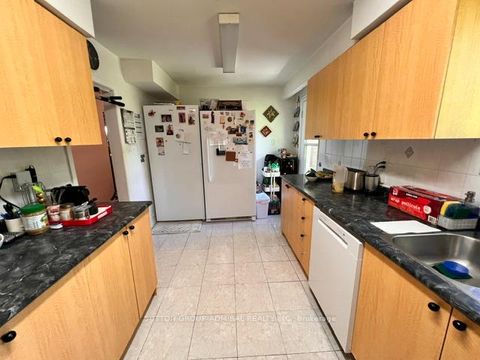 Photo 8 at 73 Hove Street, Bathurst Manor, Toronto