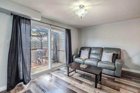 Photo 3 at 193 Nathan Crescent, Painswick South, Barrie