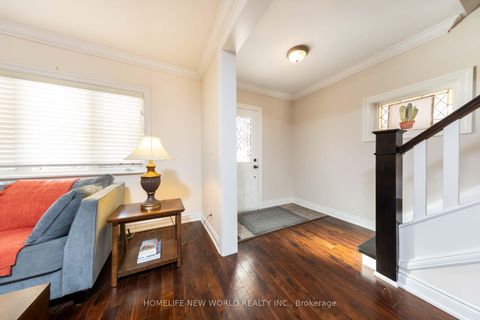 Photo 2 at 226 Hillsdale Avenue E, Mount Pleasant West, Toronto