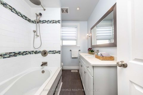 Photo 16 at 226 Hillsdale Avenue E, Mount Pleasant West, Toronto