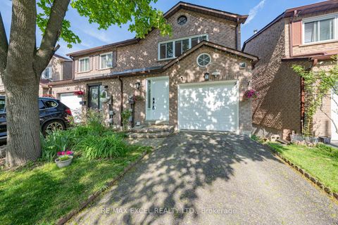 Photo 1 at 128 Cottonwood Court, Bayview Country Club Estates, Markham