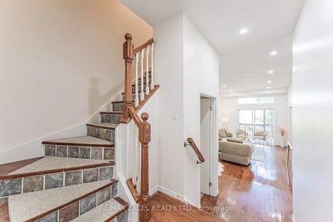 Photo 7 at 128 Cottonwood Court, Bayview Country Club Estates, Markham