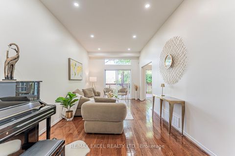Photo 8 at 128 Cottonwood Court, Bayview Country Club Estates, Markham