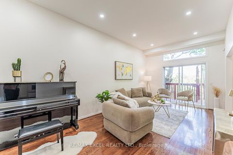 Photo 9 at 128 Cottonwood Court, Bayview Country Club Estates, Markham