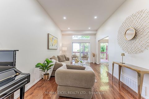Photo 11 at 128 Cottonwood Court, Bayview Country Club Estates, Markham
