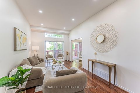 Photo 12 at 128 Cottonwood Court, Bayview Country Club Estates, Markham
