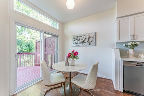 Photo 17 at 128 Cottonwood Court, Bayview Country Club Estates, Markham