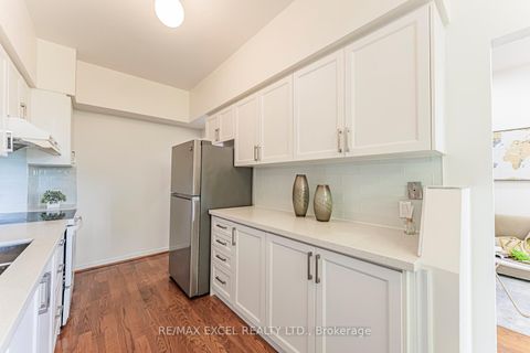 Photo 22 at 128 Cottonwood Court, Bayview Country Club Estates, Markham