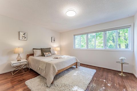 Photo 25 at 128 Cottonwood Court, Bayview Country Club Estates, Markham