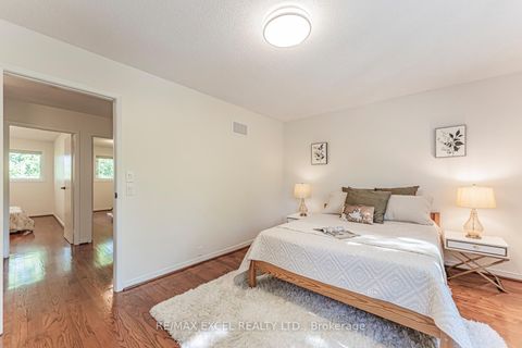 Photo 28 at 128 Cottonwood Court, Bayview Country Club Estates, Markham