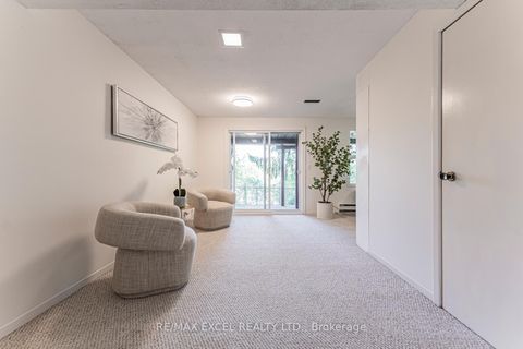 Photo 40 at 128 Cottonwood Court, Bayview Country Club Estates, Markham