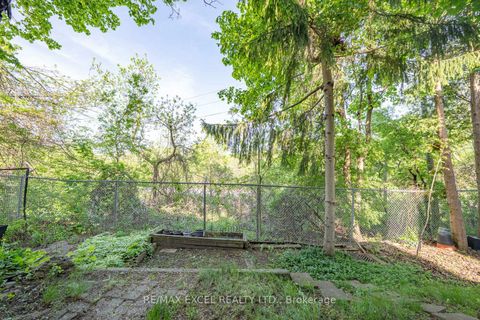 Photo 49 at 128 Cottonwood Court, Bayview Country Club Estates, Markham
