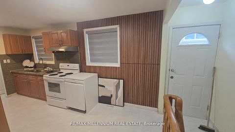 Photo 9 at 120 Duncanwoods Drive, Humber Summit, Toronto