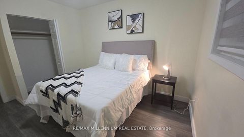 Photo 17 at 120 Duncanwoods Drive, Humber Summit, Toronto