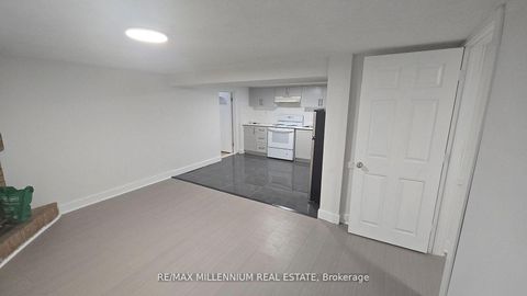 Photo 28 at 120 Duncanwoods Drive, Humber Summit, Toronto