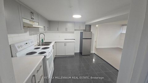 Photo 31 at 120 Duncanwoods Drive, Humber Summit, Toronto