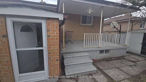 Photo 34 at 120 Duncanwoods Drive, Humber Summit, Toronto