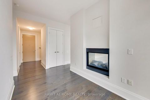 Photo 5 at 1126 - 39 Queens Quay E, Waterfront Communities C8, Toronto