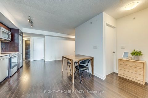 Photo 12 at 1306 - 295 Adelaide Street W, Waterfront Communities C1, Toronto