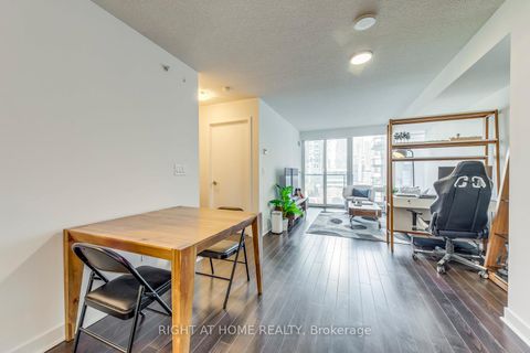 Photo 13 at 1306 - 295 Adelaide Street W, Waterfront Communities C1, Toronto