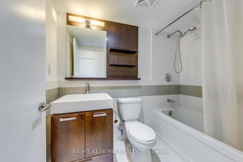 Photo 23 at 1306 - 295 Adelaide Street W, Waterfront Communities C1, Toronto