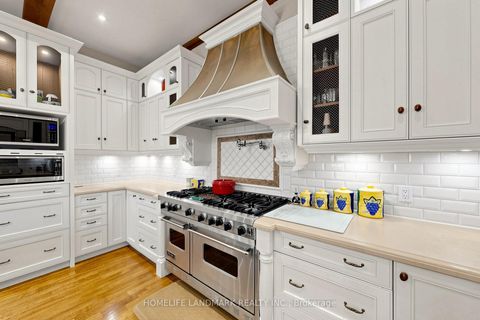Photo 14 at 19 Awesome Again Lane, Bayview Southeast, Aurora
