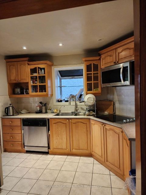 Photo 3 at 355 Patricia Avenue, Newtonbrook West, Toronto