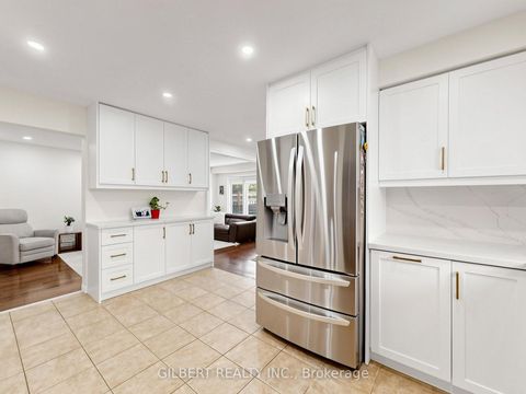 Photo 6 at 90 Chiswick Crescent, Aurora Highlands, Aurora